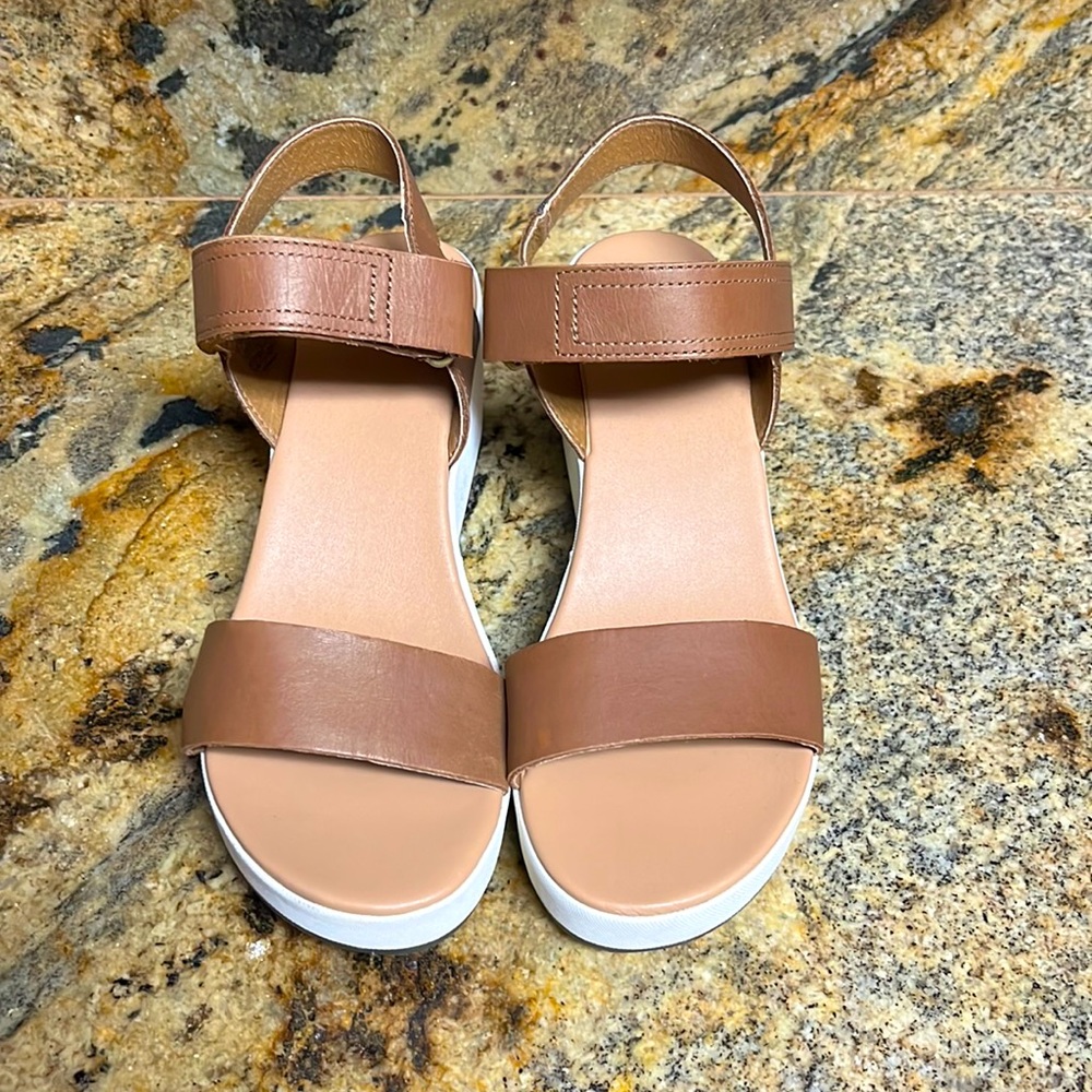 Sorel size 9 NWOT